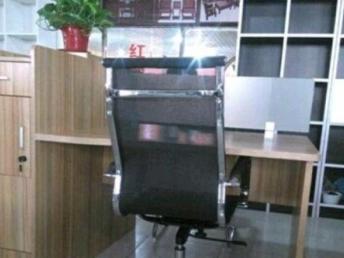 上海辦公用品特價直銷 老板桌、辦公桌、會議桌、電腦桌、經理桌、培訓桌一站式采購指南